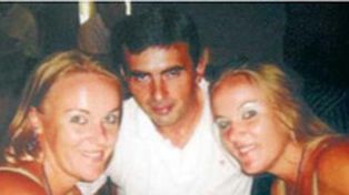 Las gemelas Kuegler y su novio Juan Carlos ya tienen su propio tema de amor