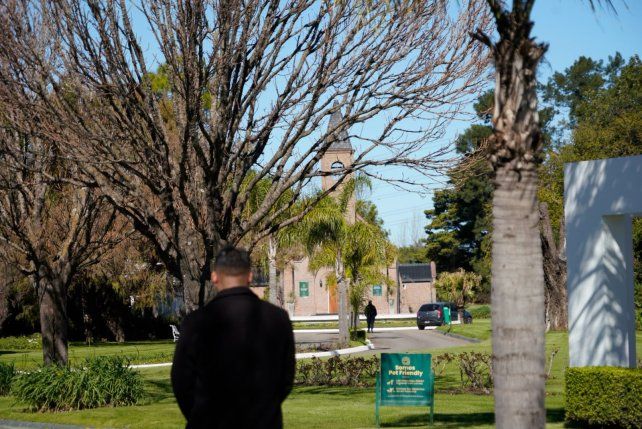 Personal de seguridad privada vigilaba el predio elegido por la familia Messi.