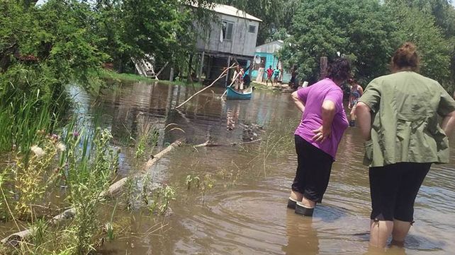 Difícil. En el casco urbano de Villa Paranacito recién llevan unos seis meses sin agua.&nbsp;