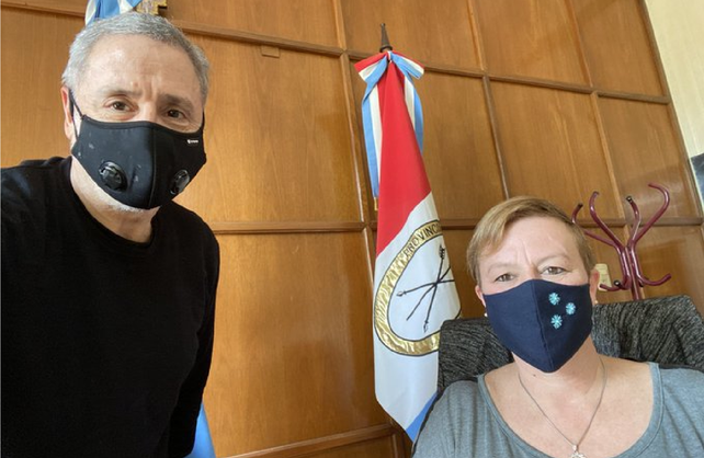 El ministro Marcelo Sain junto a Emilce Chimenti.&nbsp;