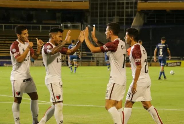 Este sábado Colón jugará su primer amistoso ante Rosario Central en el Brigadier López.