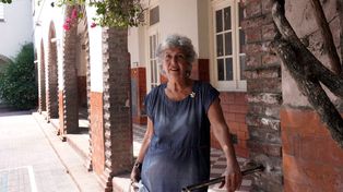 La profesora hace extensiva la distinción a todo el magisterio: “Este también es un reconocimiento a todos los docentes, que están salvando la situación”.