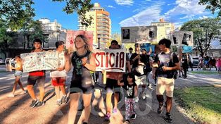 La movilización cerró en Plaza San Martín de Gualeguaychú con un festival de Freestyle y canciones del propio Issi, el nombre artístico de Elías. (Gentileza R2820)