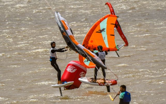 Ariel Arrastia viene de consagrarse campeón argentino en 2025 en Wingfoil Race. Fueron cinco fechas de alto voltaje. La&nbsp; coronación fue en diciembre en Puerto Madryn.