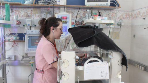 La baja de nacimientos impacta en las clínicas de Santa Fe y pone en revisión las áreas de neonatología