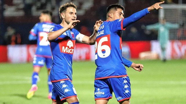 Tigre batió a Godoy Cruz y dejó a varios equipos en descenso