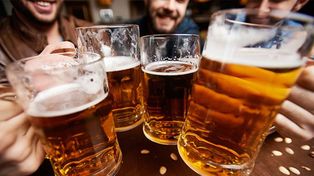 Indemnizan con 5,5 millones de dólares a un hombre que demandó a un bar por dejarle beber en exceso