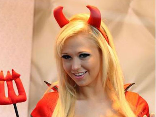 La infartante rubia que se perdieron Ronaldo y Balotelli