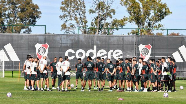 Demichelis felicitó al plantel de River y recuperó a Kranevitter