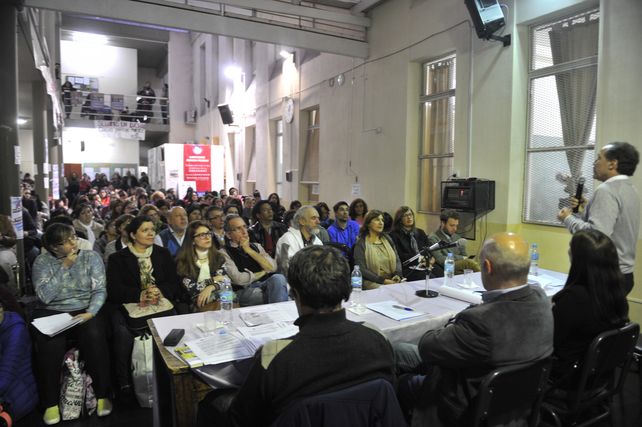 Los diputados se sumaron a los debates con los estudiantes para que Santa Fe tenga su propia norma educativa.