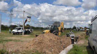 Crecida del río Paraná: acondicionan un centro de evacuados en el ingreso a Alto Verde para asistir a familias vulnerables