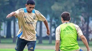 Con un juvenil de Colón