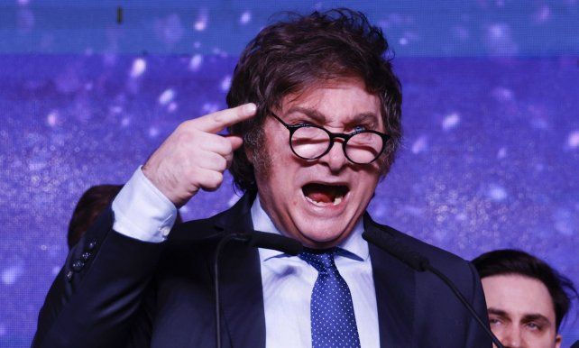 Milei criticó a Florencia Peña por la falsa noticia sobre el padre de Messi: Chimentera de poca monta