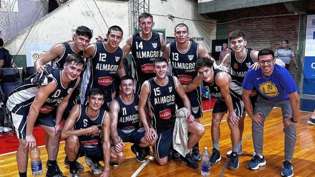 Almagro le ganó con lo justo a CUST en el Pay Zumé y conserva el invicto en el Torneo Oficial.