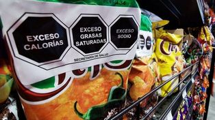 El gobierno nacional publicó este miércoles en el Boletín Oficial la reglamentación de la Ley 27.642 de Promoción de la Alimentación Saludable.&nbsp;