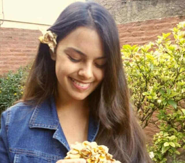 Dale nena, devolvenos la esperanza, le escribió un profesor a Anahí