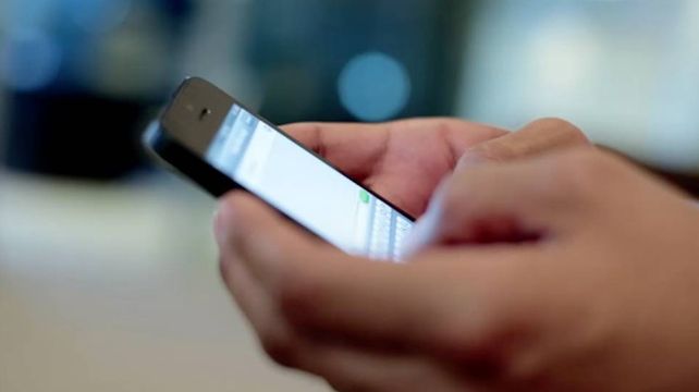 Llevó su teléfono a reparar y le gestionaron un crédito desde una app: ordena a la billetera virtual cesar el cobro