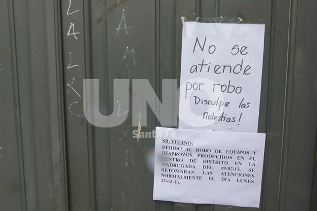 Robos y destrozos en el centro de distrito municipal de la estación Mitre