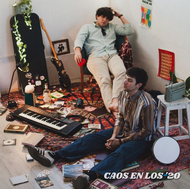 Caras Nuevas presenta su primer disco Caos en los 20