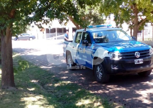 La policía se hizo presente en el lugar luego que los vecinos y transeuntes &nbsp;denunciaron el hecho