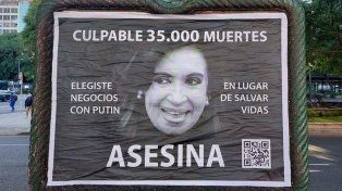 El presidente cuestionó los afiches contra Cristina: Se empeñan en dividirnos