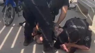 El youtuber y músico FreejOta denunció violencia institucional.&nbsp;
