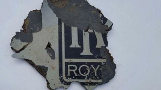 Hallan más restos del avión malayo perdido en 2014 con 239 personas