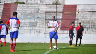 El Decano hizo fútbol ayer en el estadio Pedro Mutio.&nbsp;