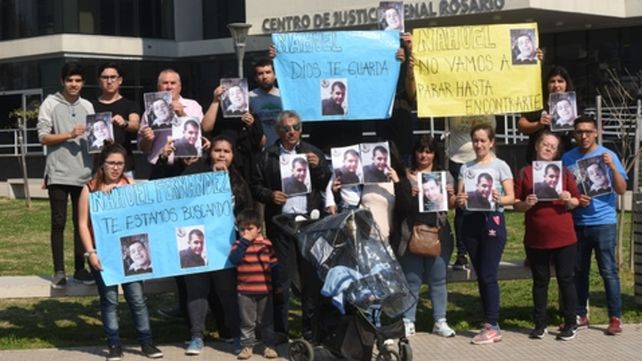 reclamo. La familia de Nahuel Chino Fernández lo sigue buscando.