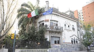 La sede del consulado de Italia se encuentra en Oroño y Montevideo.