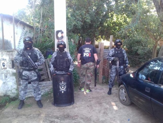 Hubo allanamientos por drogas en Los Hornos y en Alto Verde