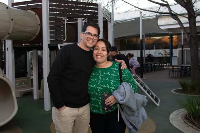 Adrián Paglione y Julia Espinoza