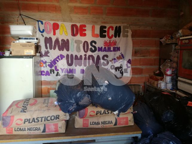 Un comedor alimenta a más de 300 personas a pesar de no tener gas, iluminación, ni agua potable