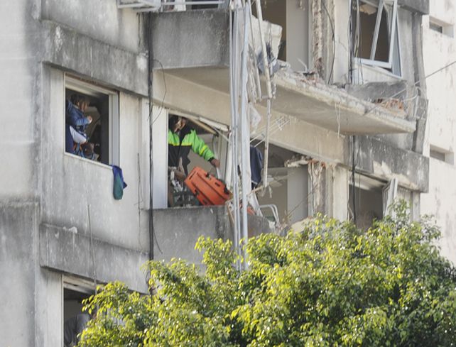 Impactantes imágenes de la terrible explosión del edificio en Rosario