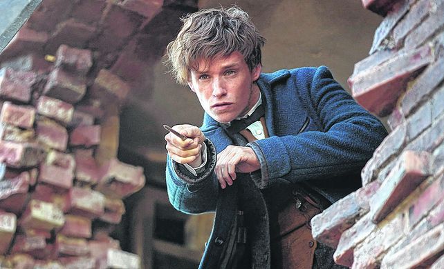 Protagonista. El premiado Eddie Redmayne interpreta al autor de un manual sobre increíbles animales. 