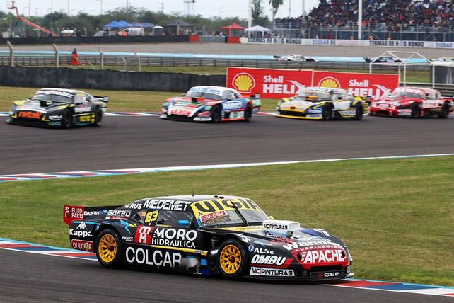 Facundo Ardusso sufrió un toque en la largada en Termas y se retrasó un poco
