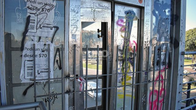 Piden la refuncionalización de la escalera mecánica y el ascensor del Parque Alberdi