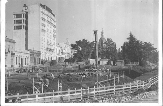 1943