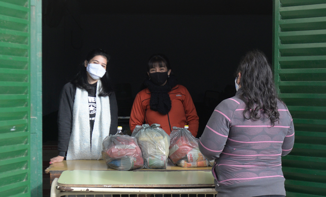 La entrega de la ayuda alimentaria es quincenal y se hace a través de las escuelas.&nbsp;