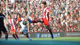 Lotti y Mazzola pelean por un lugar en el ataque