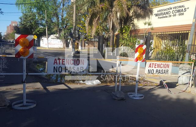 Urquiza y Pujato. Frente a la vecinal Mariano Comas