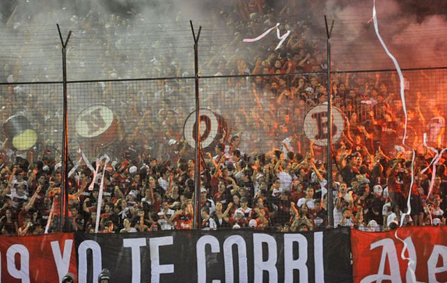 Aliento leproso. La hinchada de Newells en uno de los partidos contra Vélez