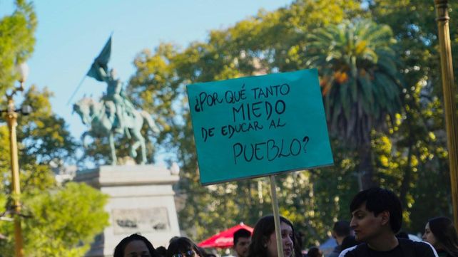 Comenzó un nuevo reclamo en defensa de la universidad pública. 