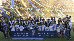 Central cerró el 2023 en el Gigante exhibiendo un gran nivel ante River y dejó felices a grandes y chicos.