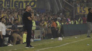 Ariel Holan se juega una parada brava en La Bombonera, donde su equipo defiende el invicto.