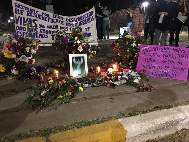 A un mes del asesinato de Julieta Del Pino,  Berabevú se movilizó para pedir justicia