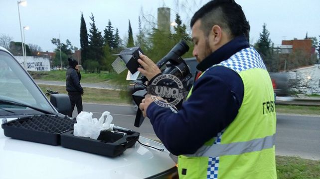 Conducía alcoholizado y chocó contra una columna
