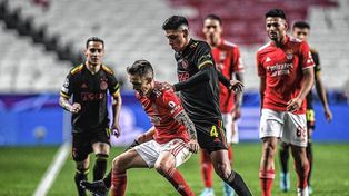 Benfica y Ajax igualaron 2-2 en el partido de ida por los octavos de final de la Champions League.