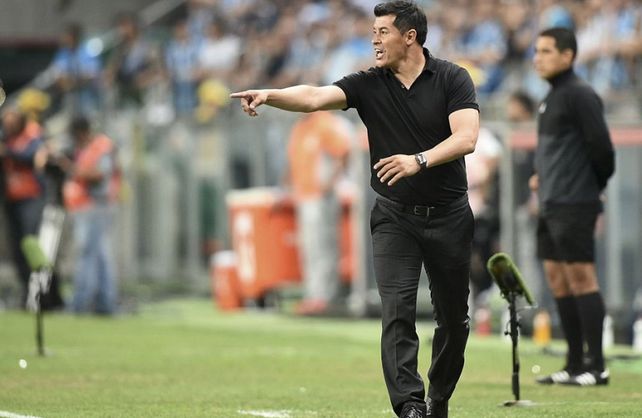 Almirón pica en punta para ser el nuevo DT de Colón