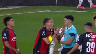Dos imprudencias de Jerónimo Russo y roja para que a Newells se le pusiera más difícil en Florencio Varela